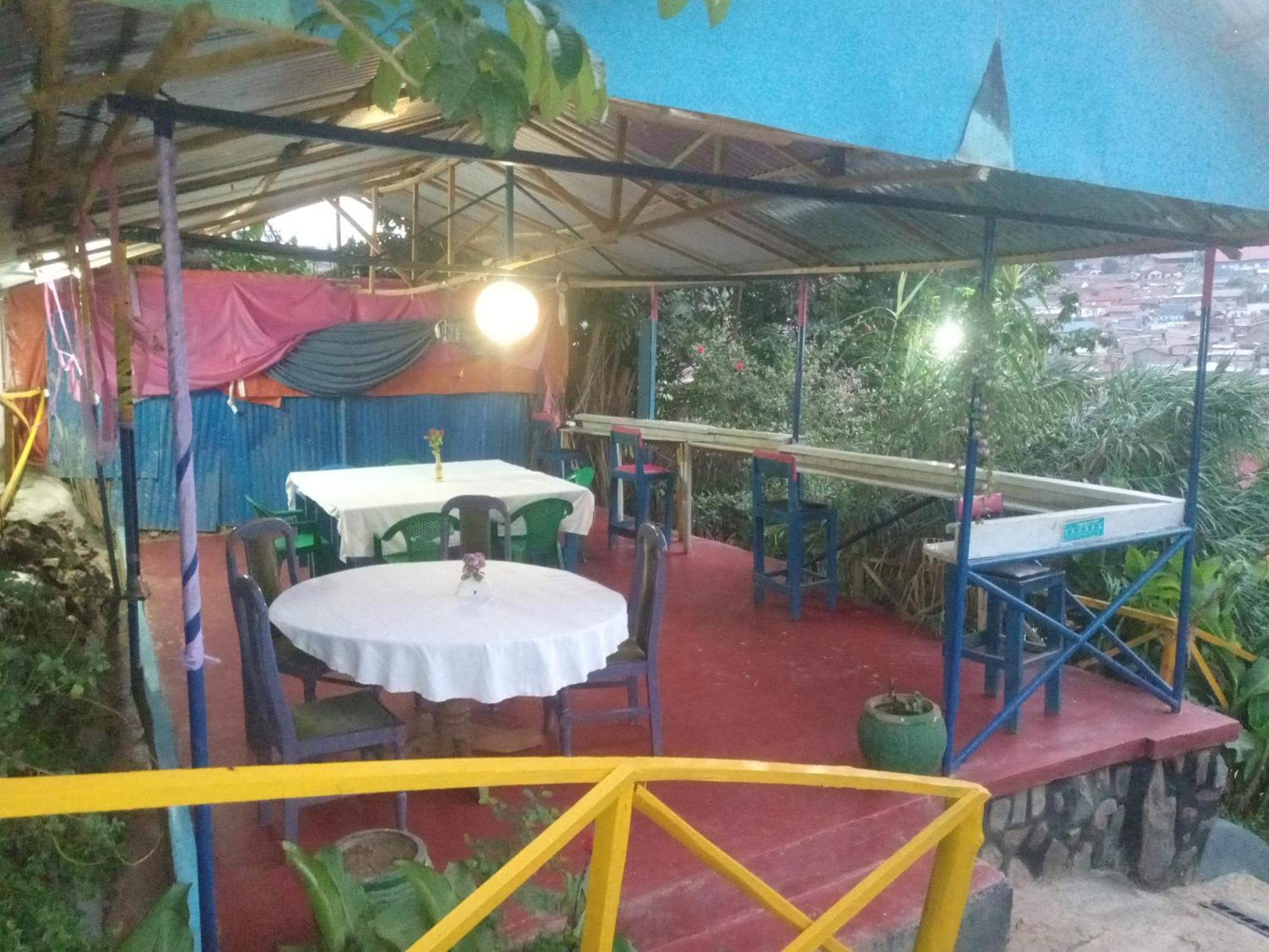 Colours Club And Spa Kigali Ngoại thất bức ảnh