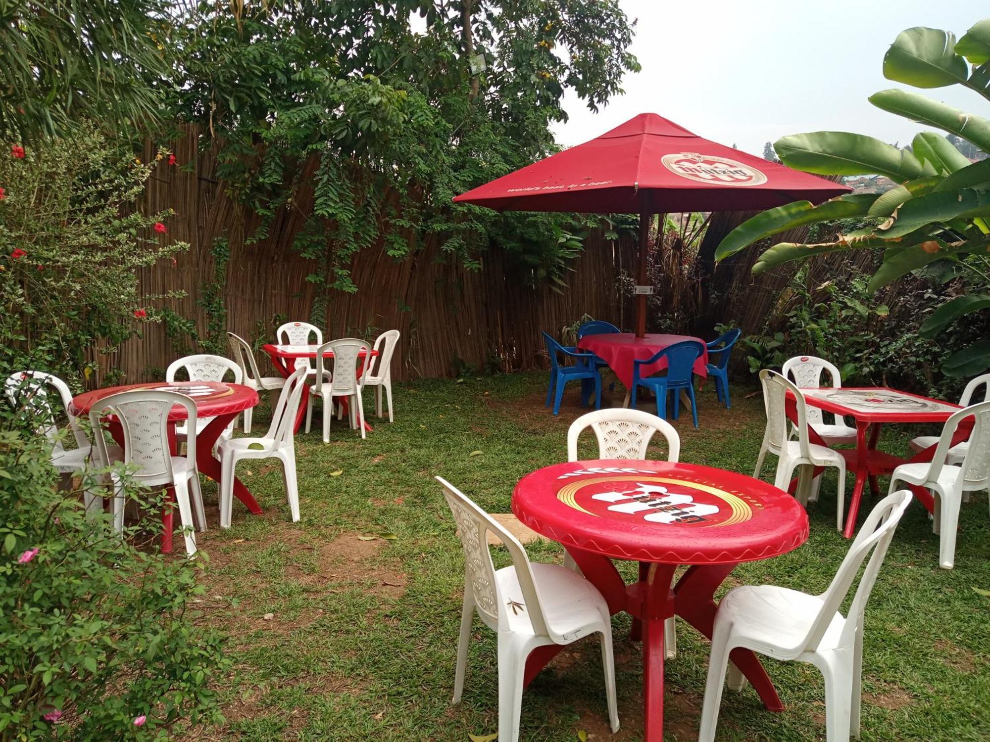 Colours Club And Spa Kigali Ngoại thất bức ảnh