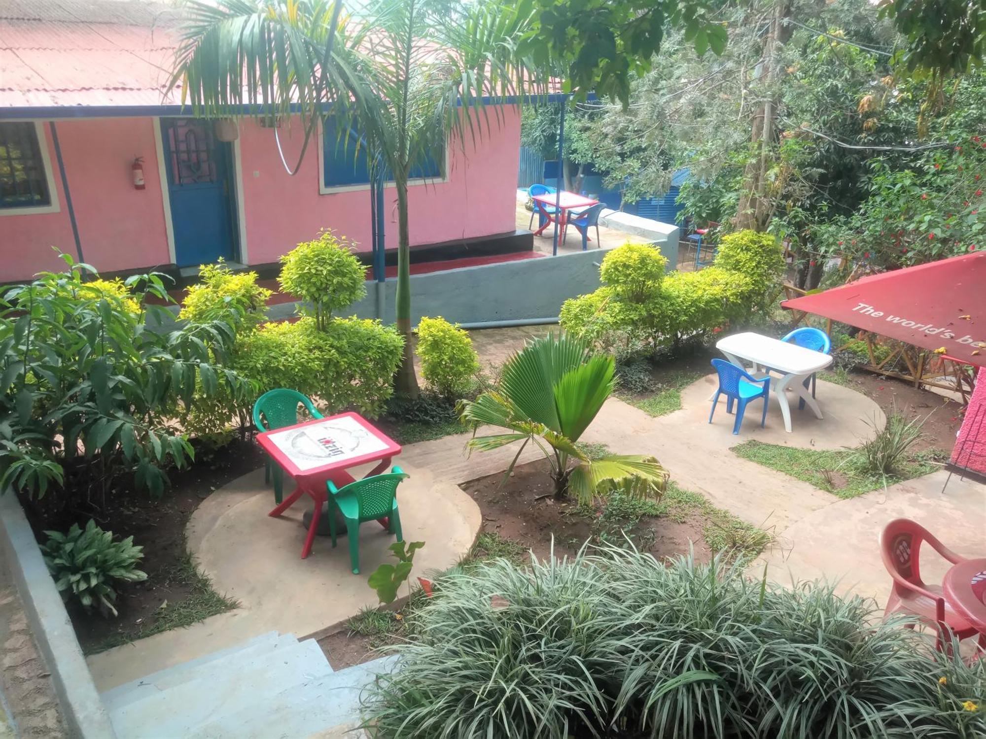 Colours Club And Spa Kigali Ngoại thất bức ảnh
