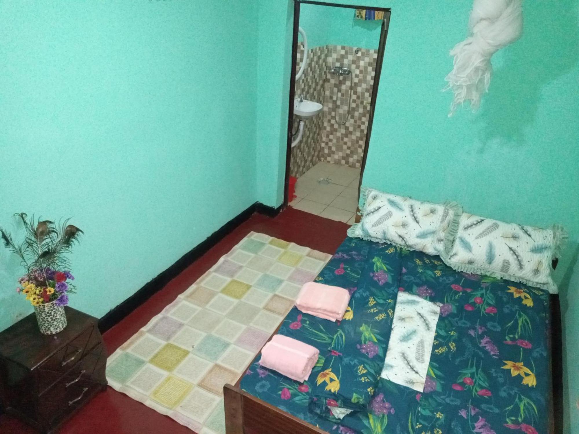 Colours Club And Spa Kigali Ngoại thất bức ảnh