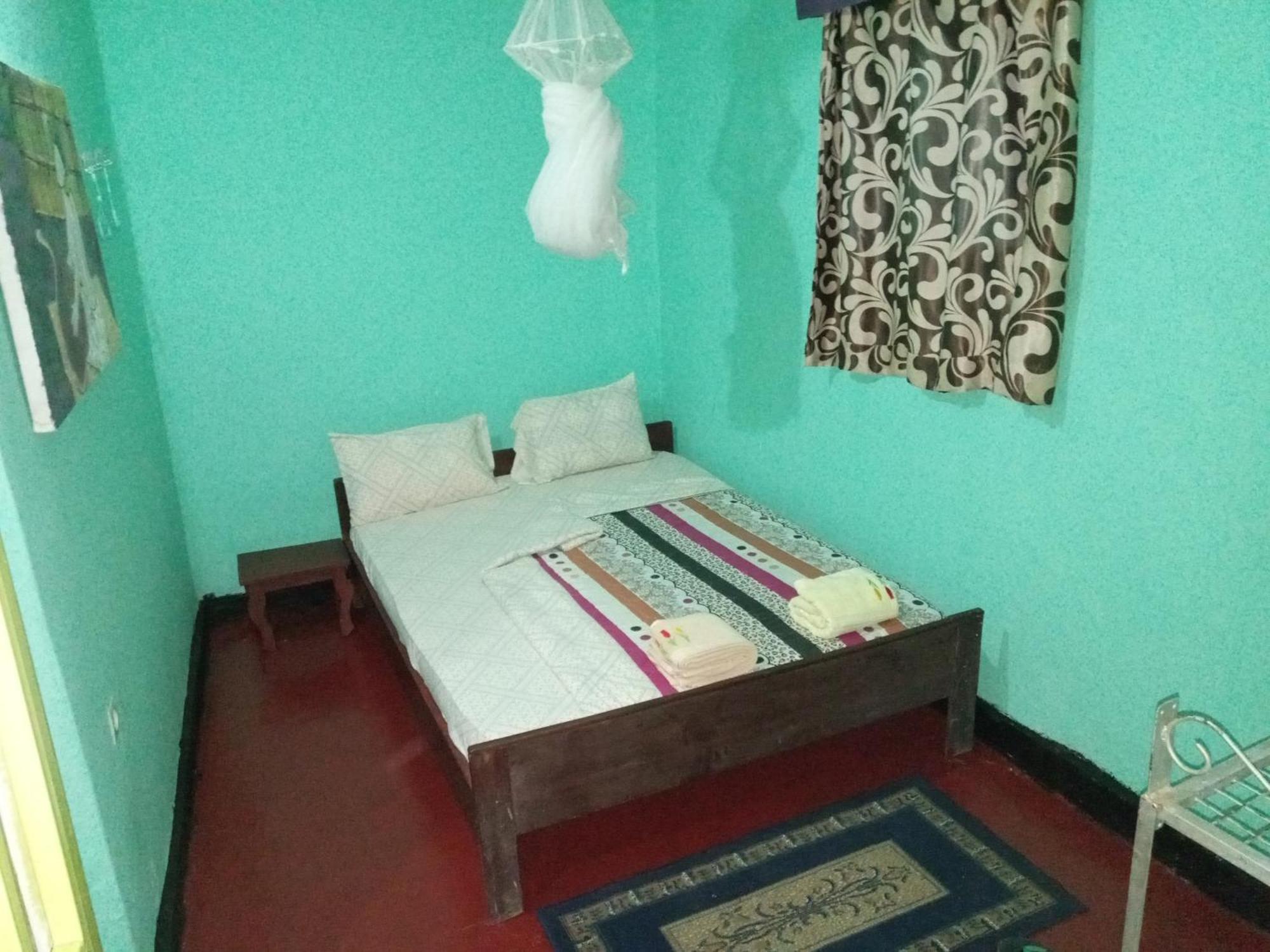 Colours Club And Spa Kigali Ngoại thất bức ảnh