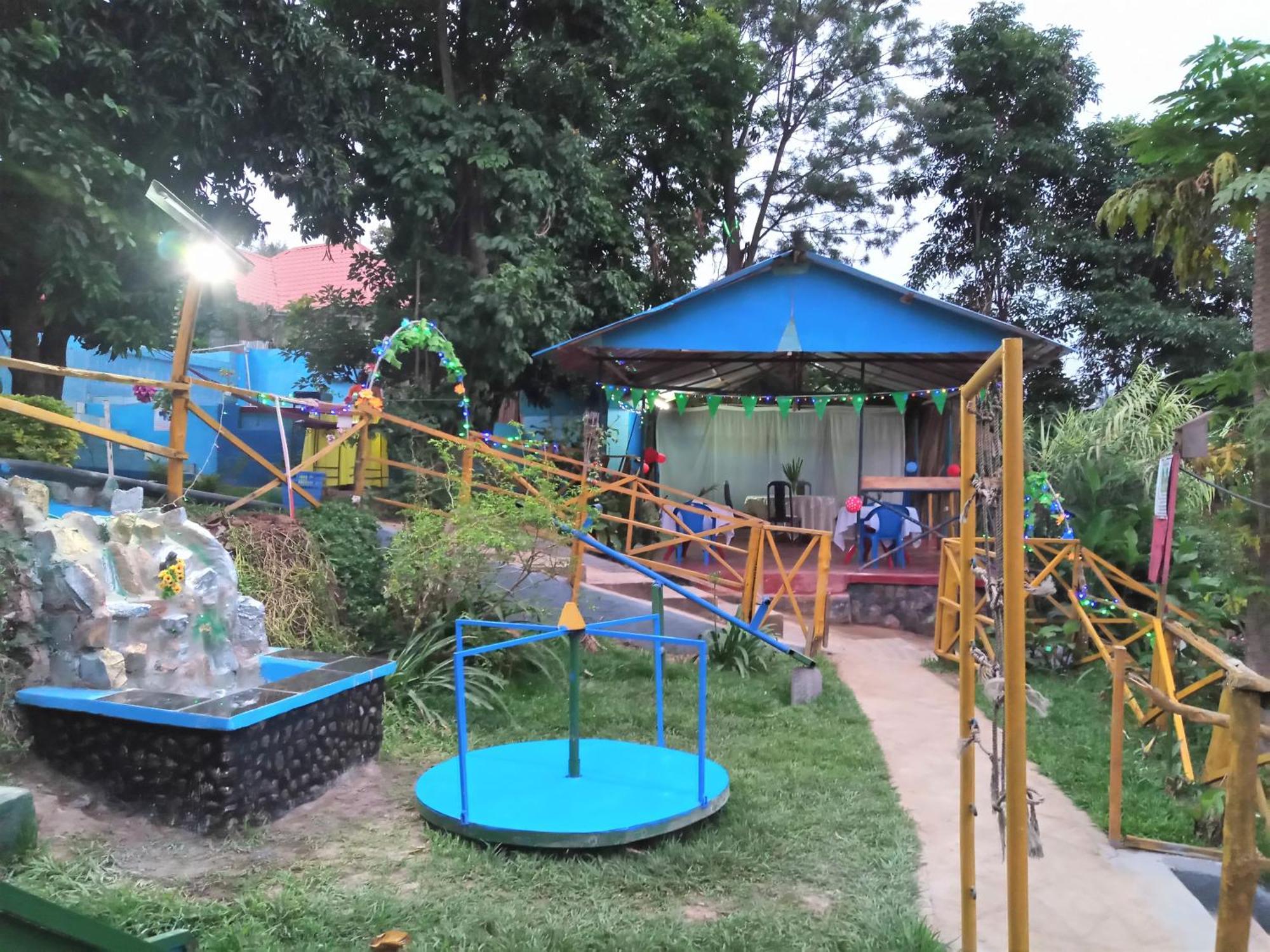 Colours Club And Spa Kigali Ngoại thất bức ảnh