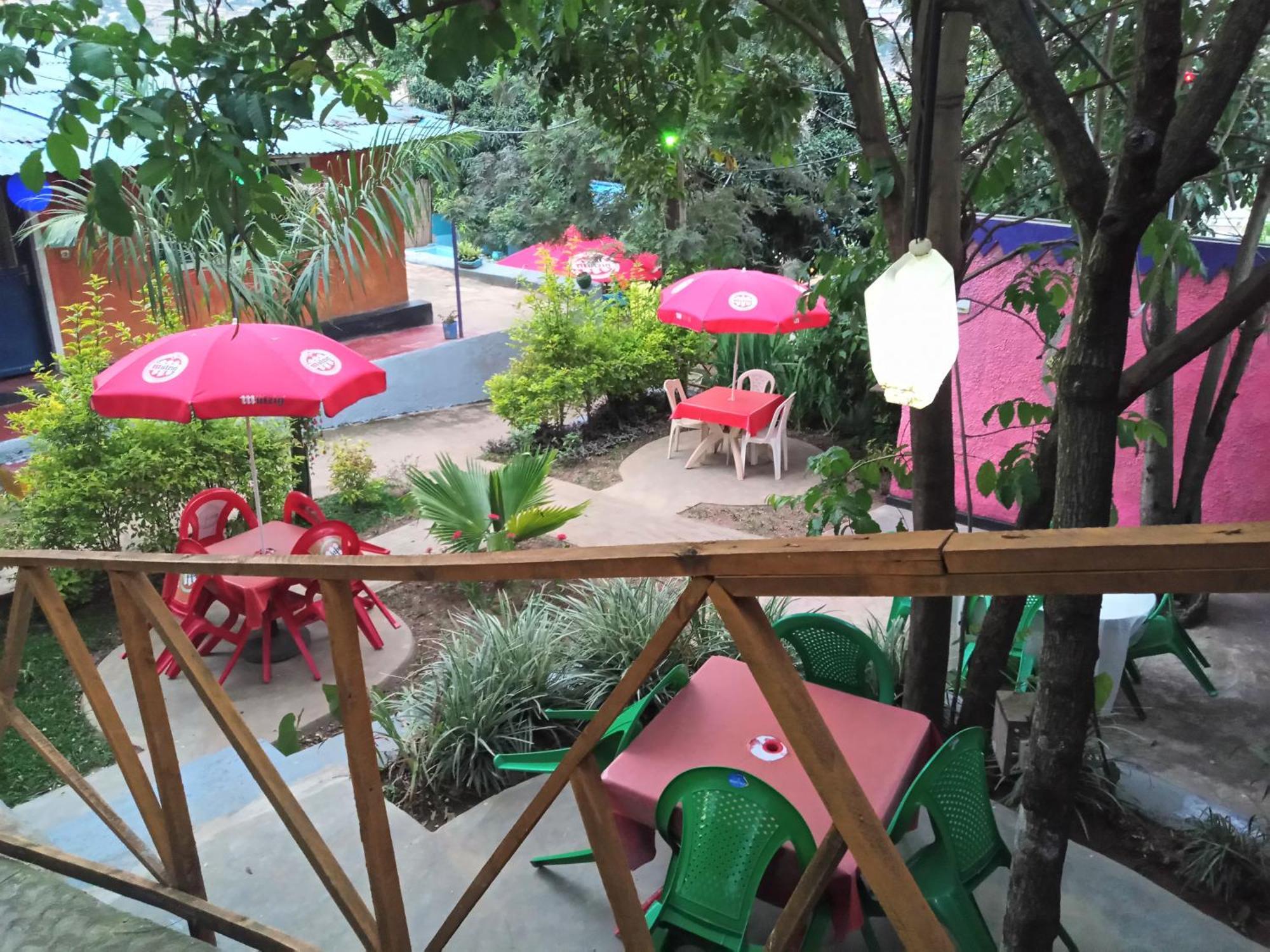 Colours Club And Spa Kigali Ngoại thất bức ảnh